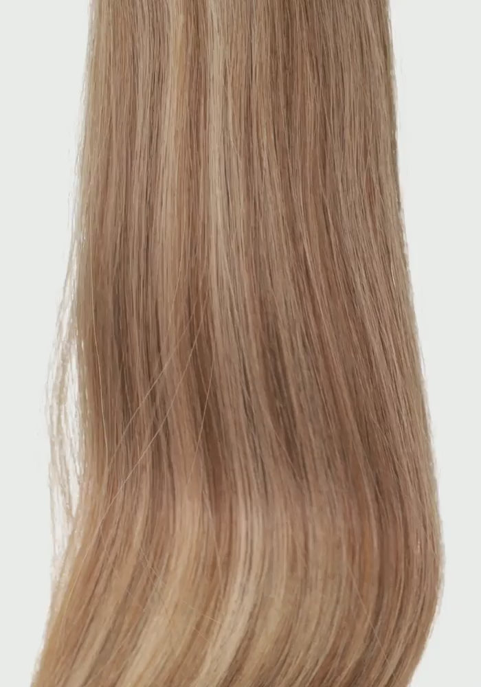 No R8 8/22 Brondie Balayage hair colour in movement